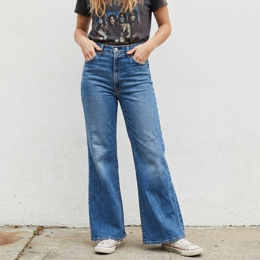Levi's Ribcage Bell Jeans 28 Blue Extra High Rise Flare Retro Boho 70s Aesthetic